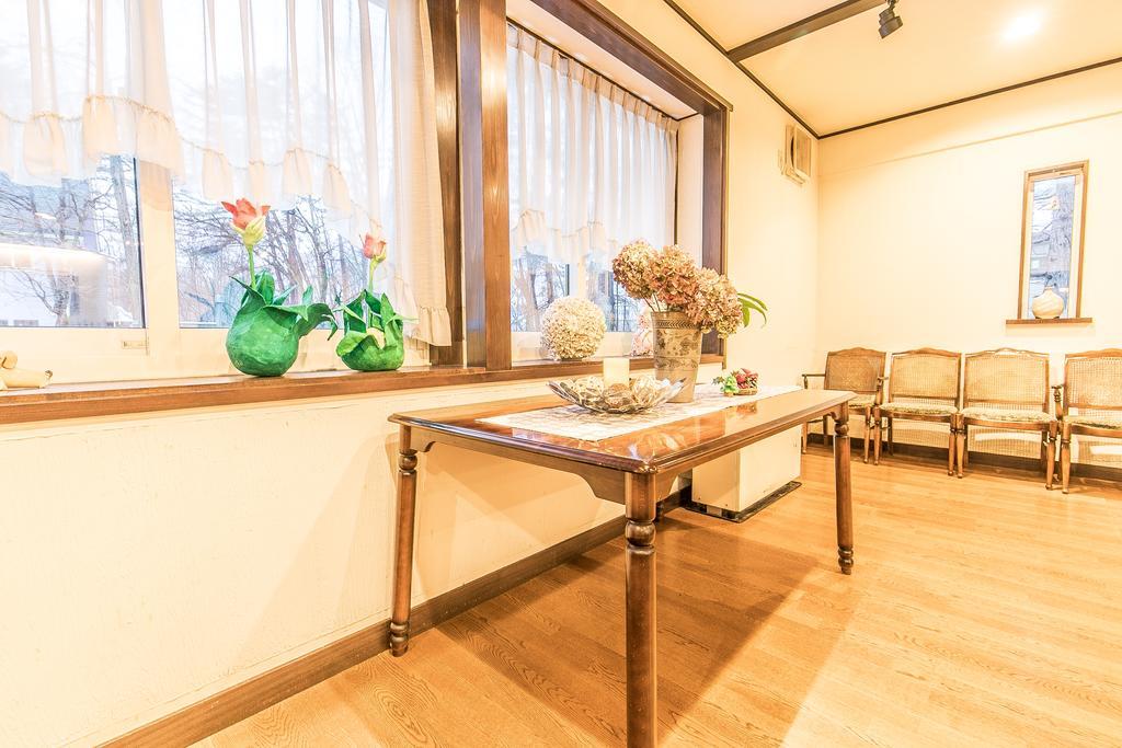 Petit Hotel Enchante Hakuba Exterior photo