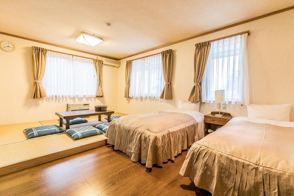 Petit Hotel Enchante Hakuba Exterior photo